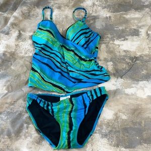 Shape FX Swim Ladies SZ 4 Two Piece Swimwear Supportive Underwire Bra